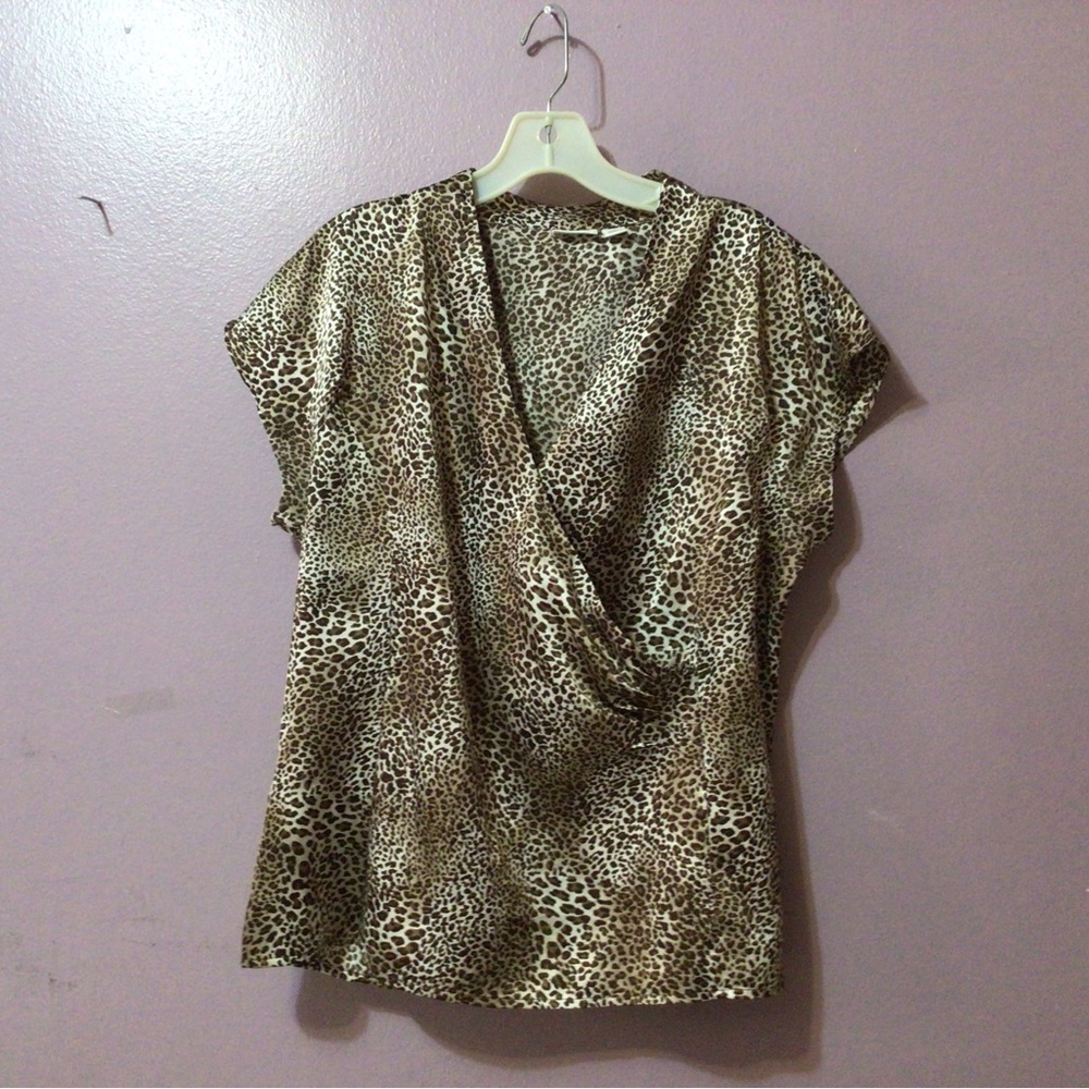 Ladies cheetah print top